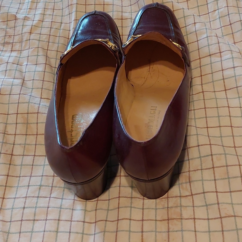 Shoes - Picture 2 of 11